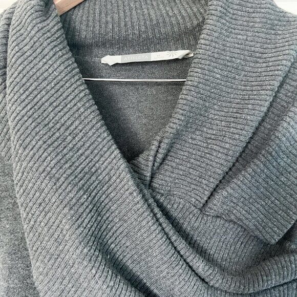 Uber soft and comfy Athelta sweater dress with zip pockets size XS - Picture 2 of 6